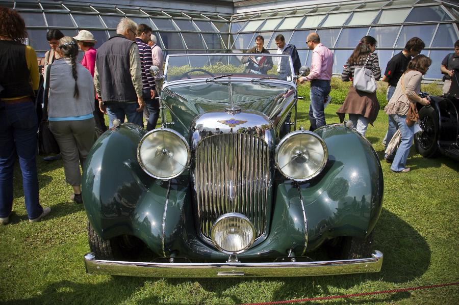  Lagonda V12 Rapide 1938 года  (фото 12 из 12)